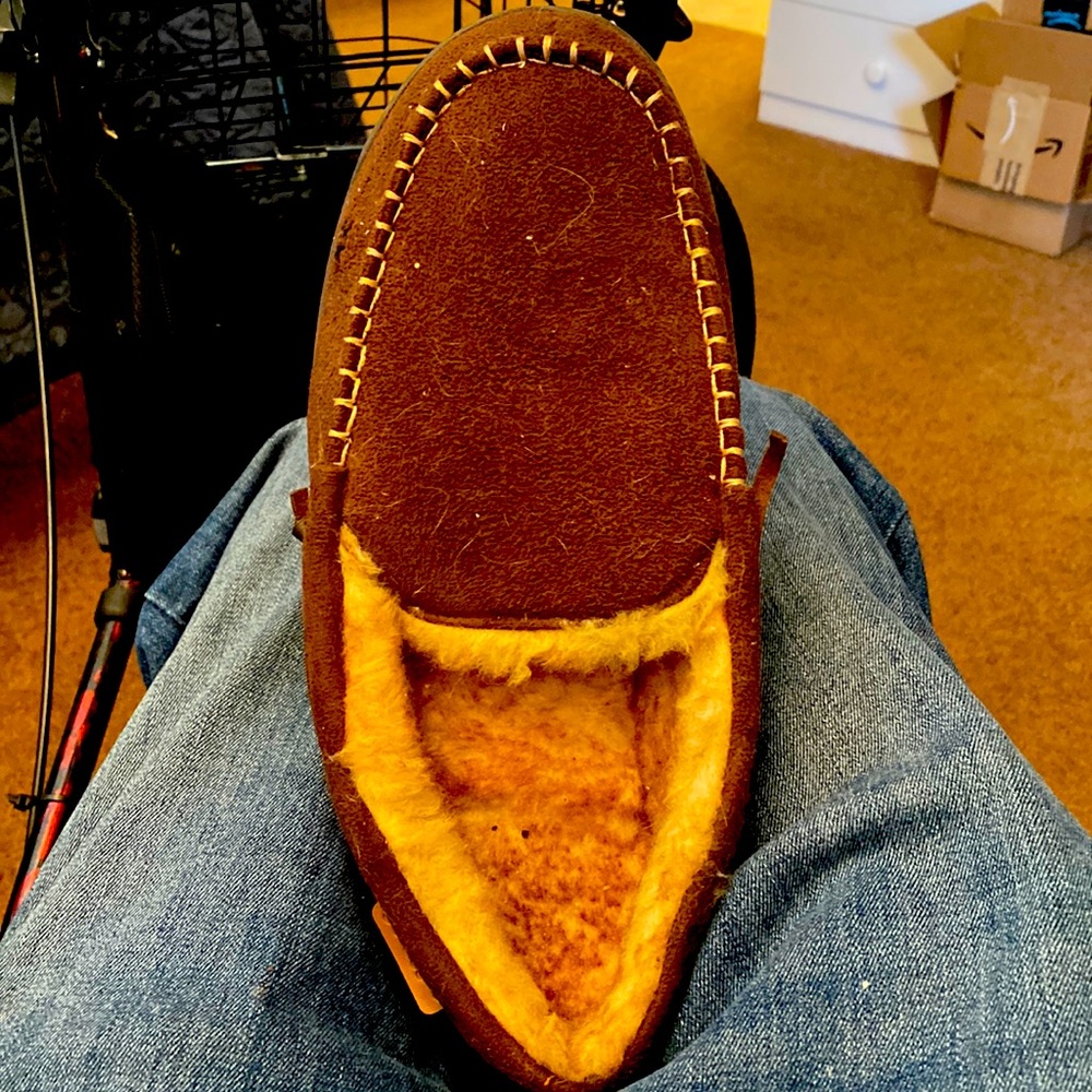 Fuzzies Slippers by. Zigragger